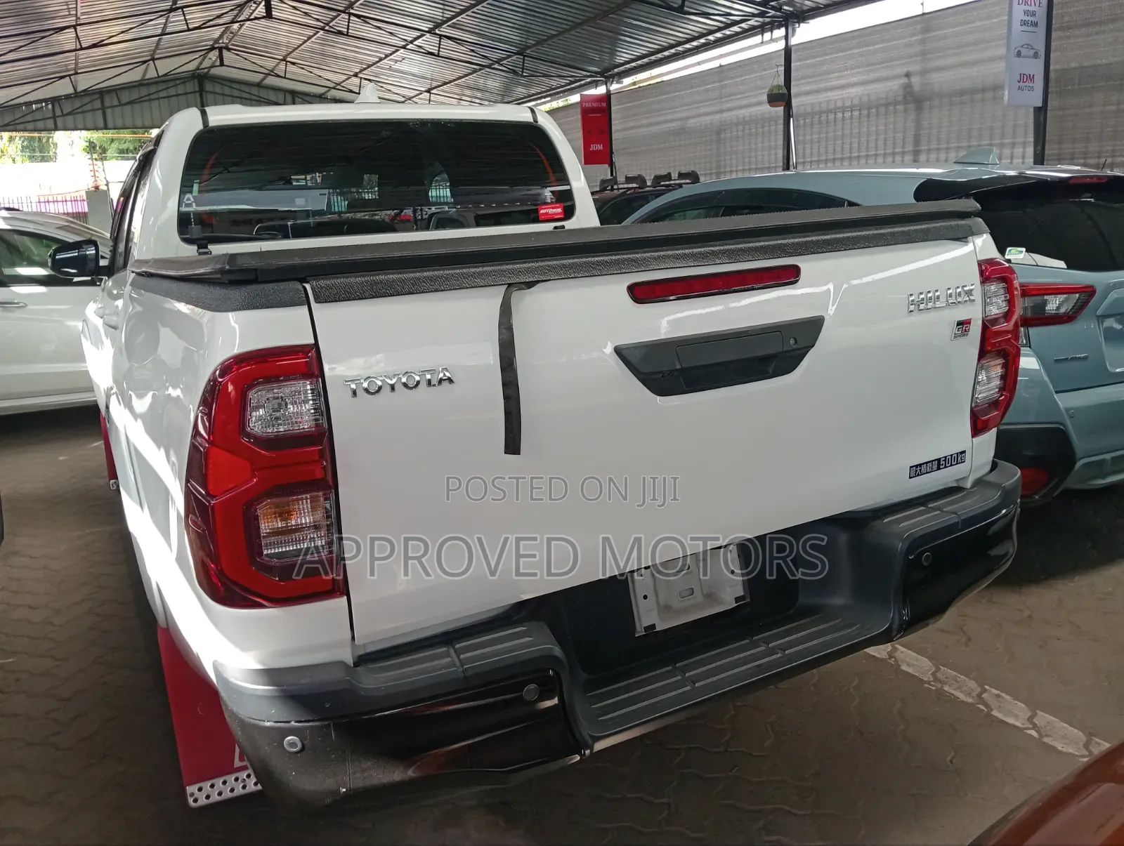 Toyota Hilux 2022 White