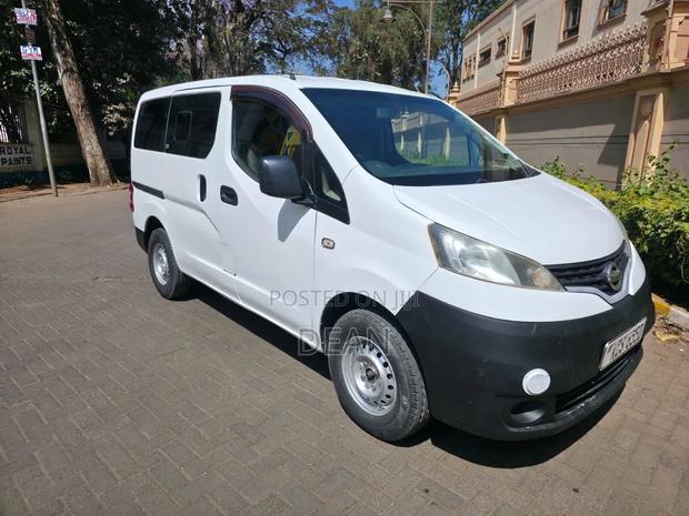 Nissan NV200 2012 White - thumbnail 3