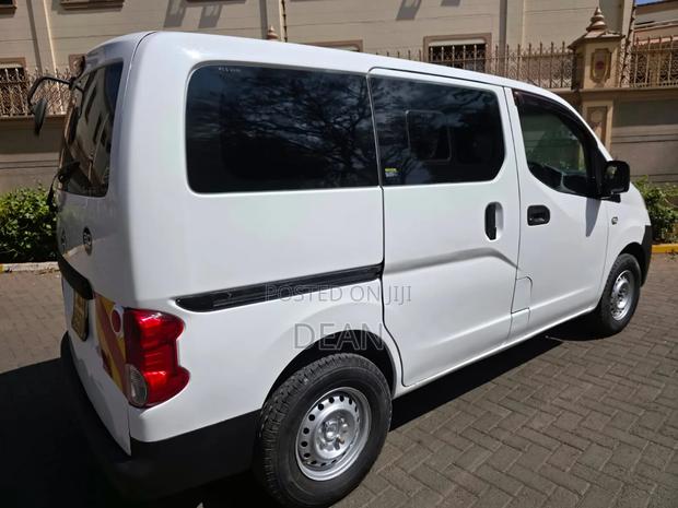Nissan NV200 2012 White - thumbnail 2