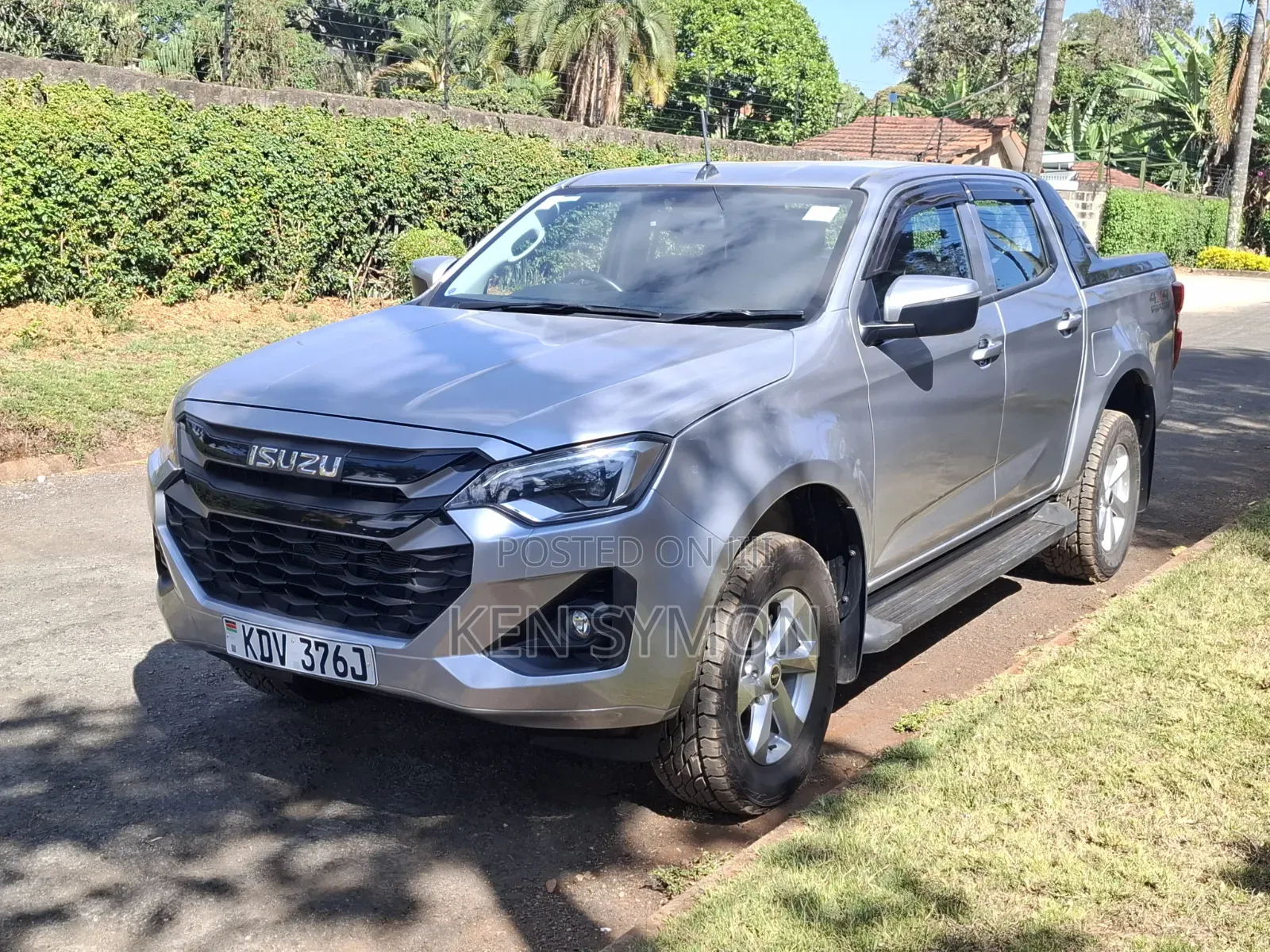 New Isuzu D-MAX 2025 Silver