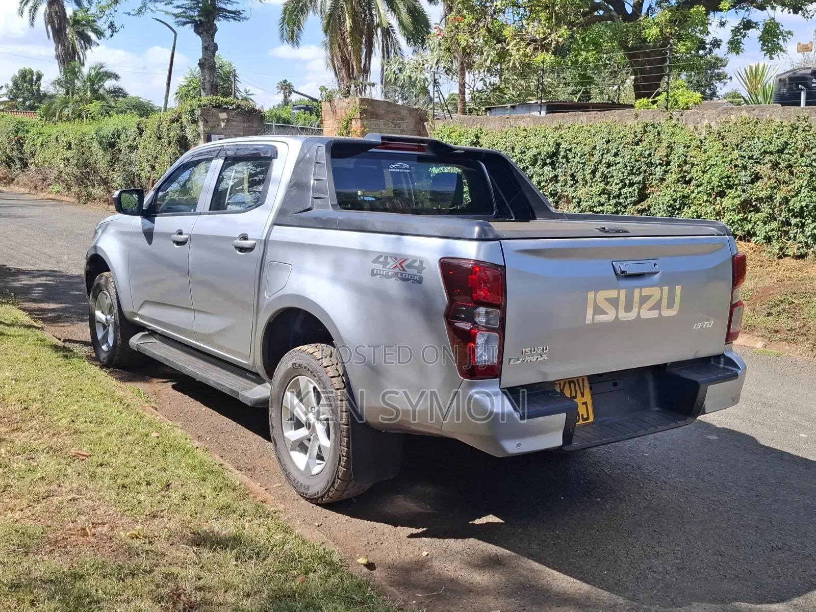 New Isuzu D-MAX 2025 Silver