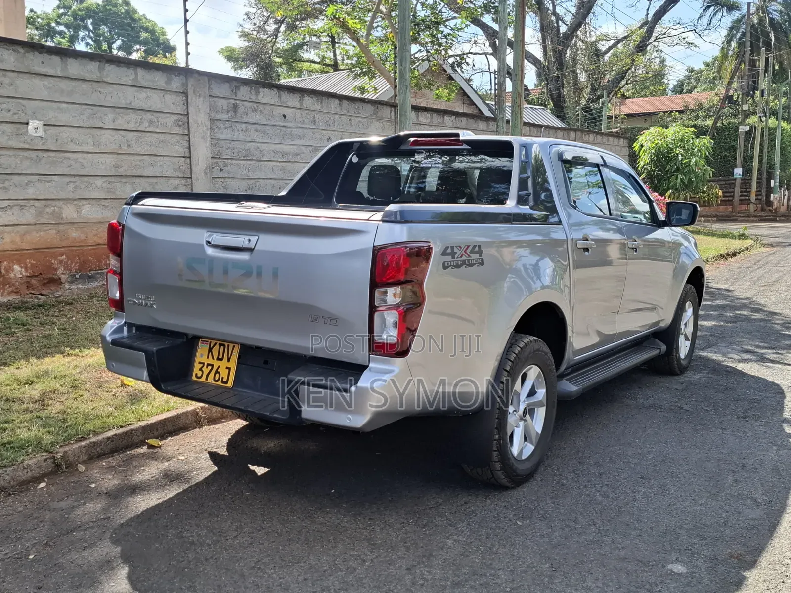 New Isuzu D-MAX 2025 Silver