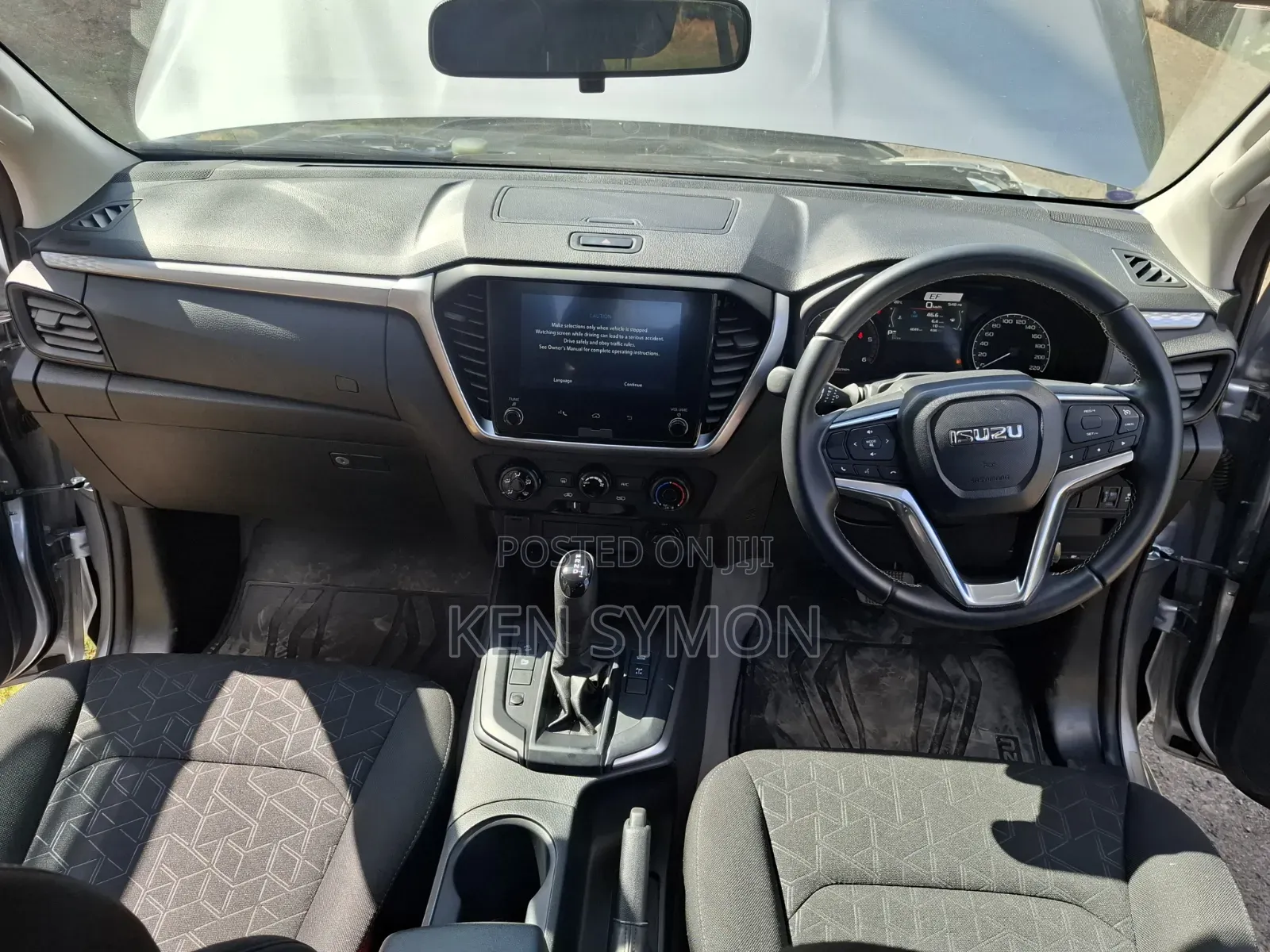 New Isuzu D-MAX 2025 Silver