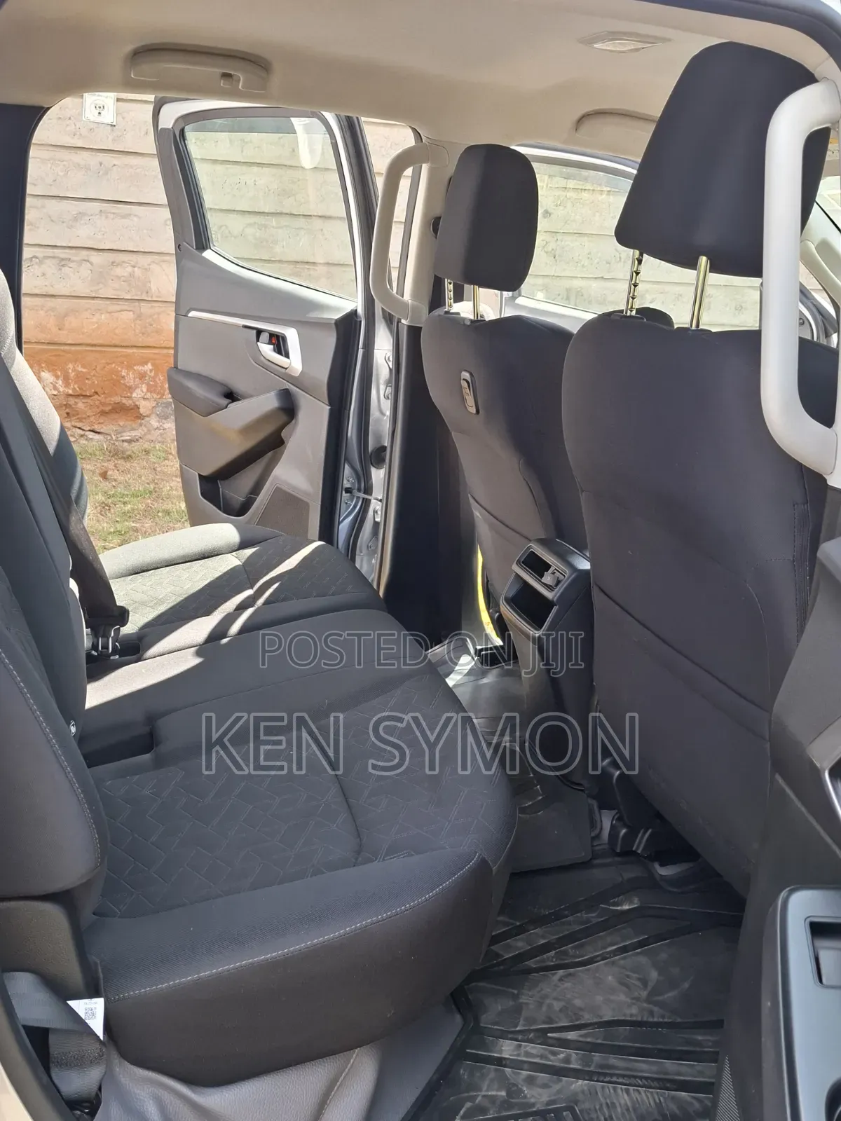 New Isuzu D-MAX 2025 Silver