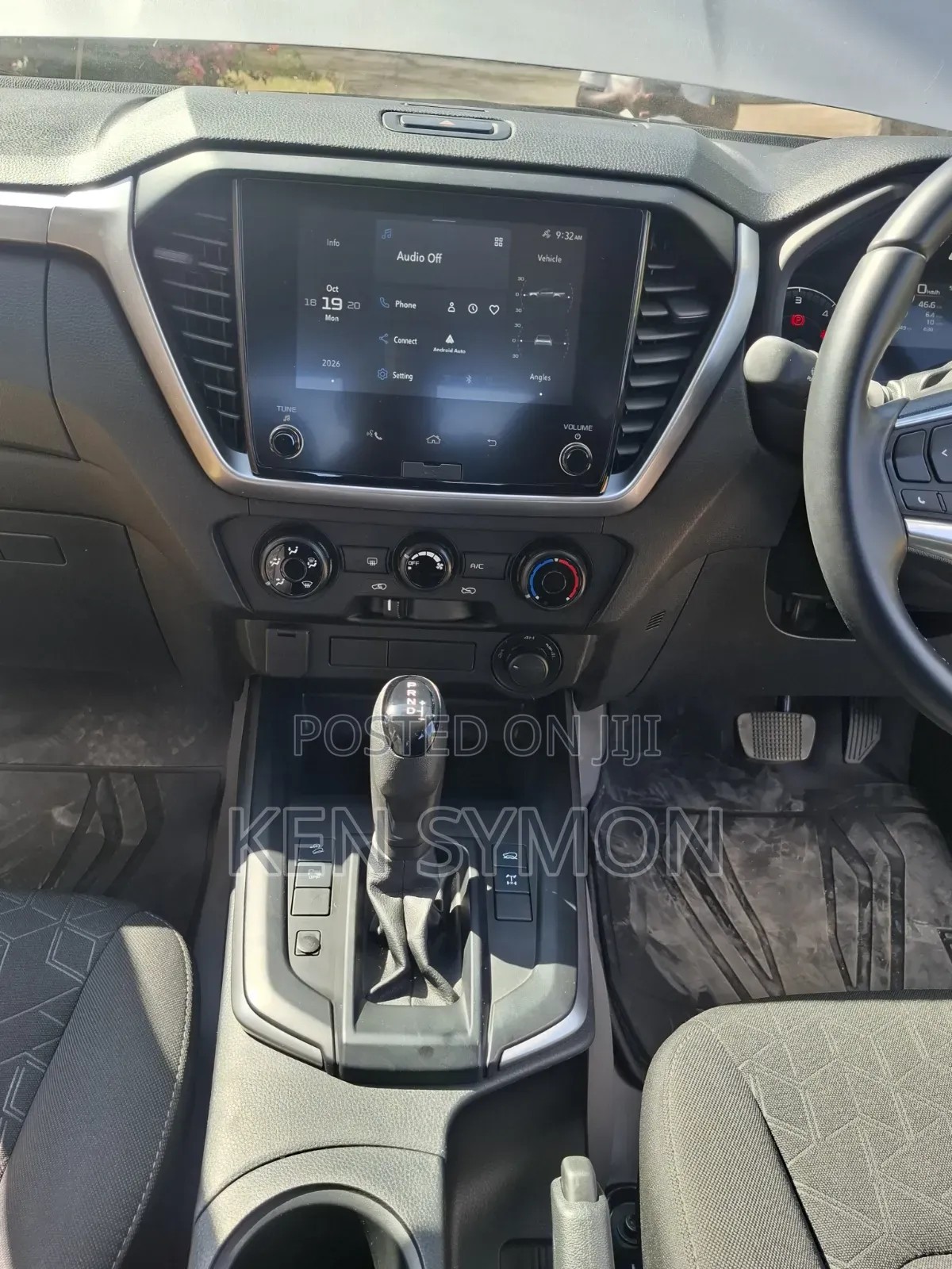 New Isuzu D-MAX 2025 Silver
