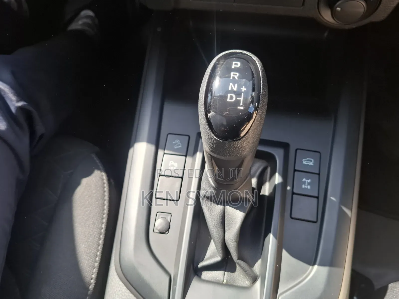 New Isuzu D-MAX 2025 Silver