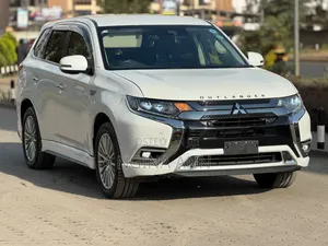 Mitsubishi Outlander 2019 White