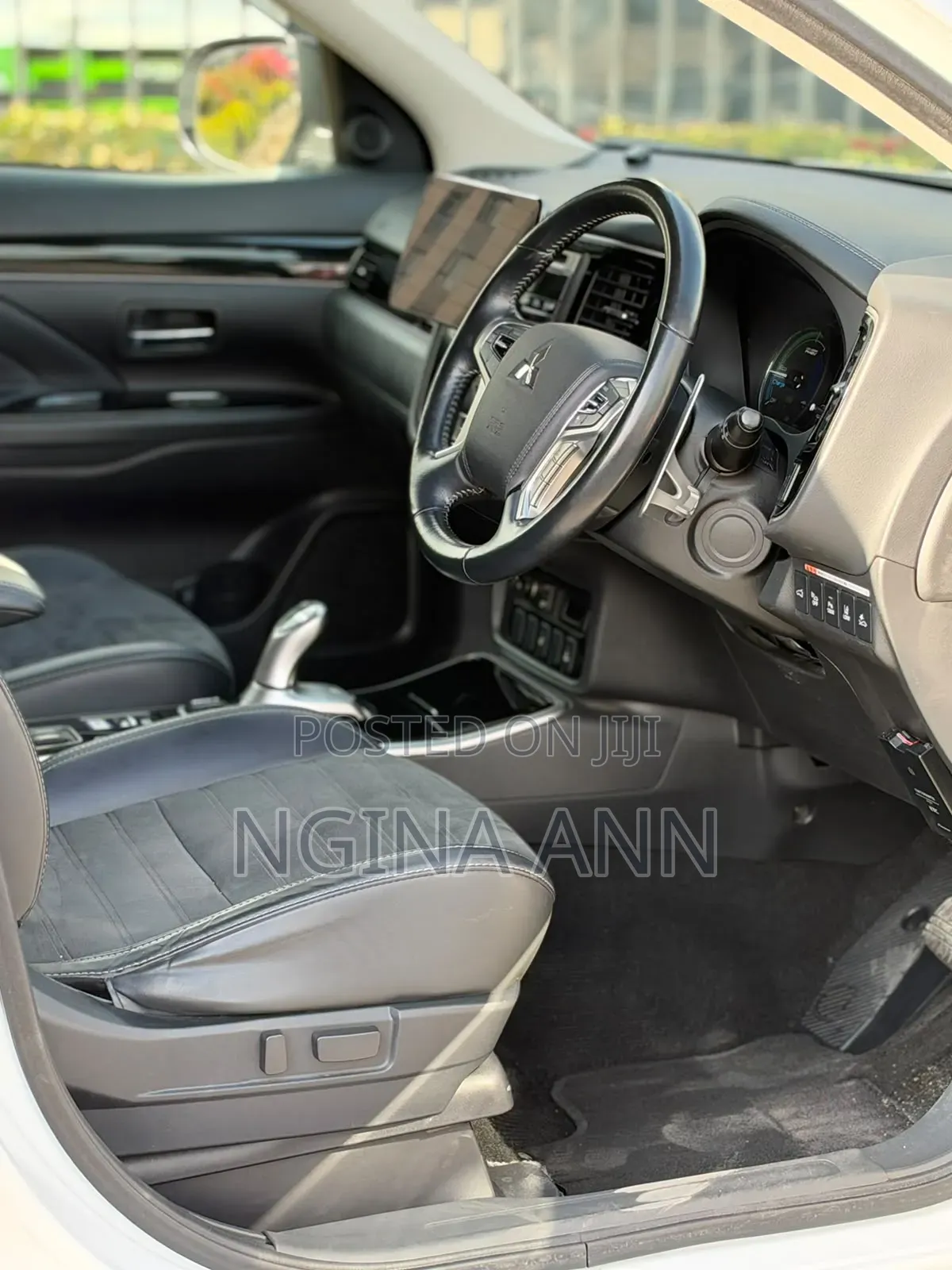 Mitsubishi Outlander 2019 White