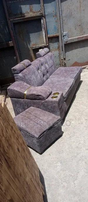 Modern 4-Seater L-Shaped Sofa - Excellent Condition