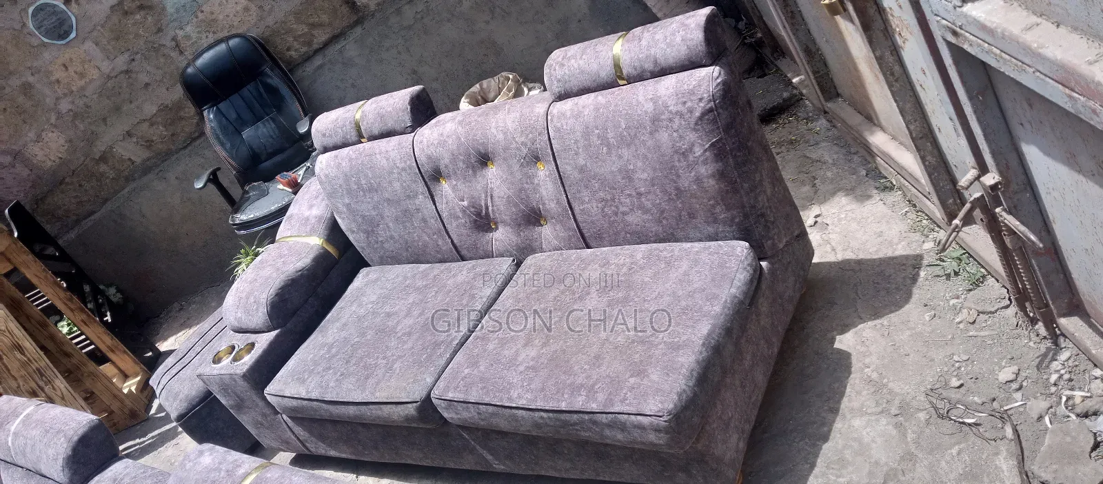 Modern 4-Seater L-Shaped Sofa - Excellent Condition