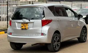 Toyota Ractis 1.5 AWD 2012 Silver