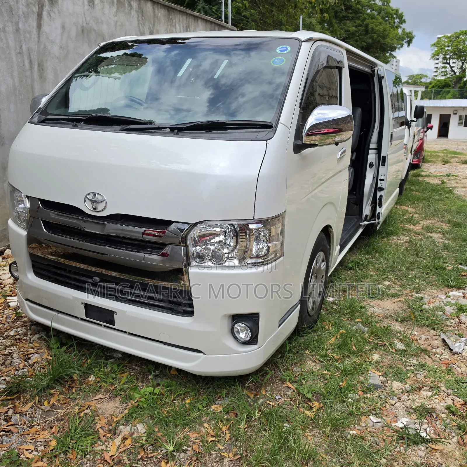 Toyota HiAce 2019 Silver