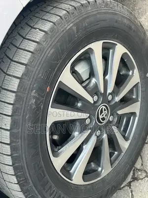 Toyota Esquire 2019 Silver