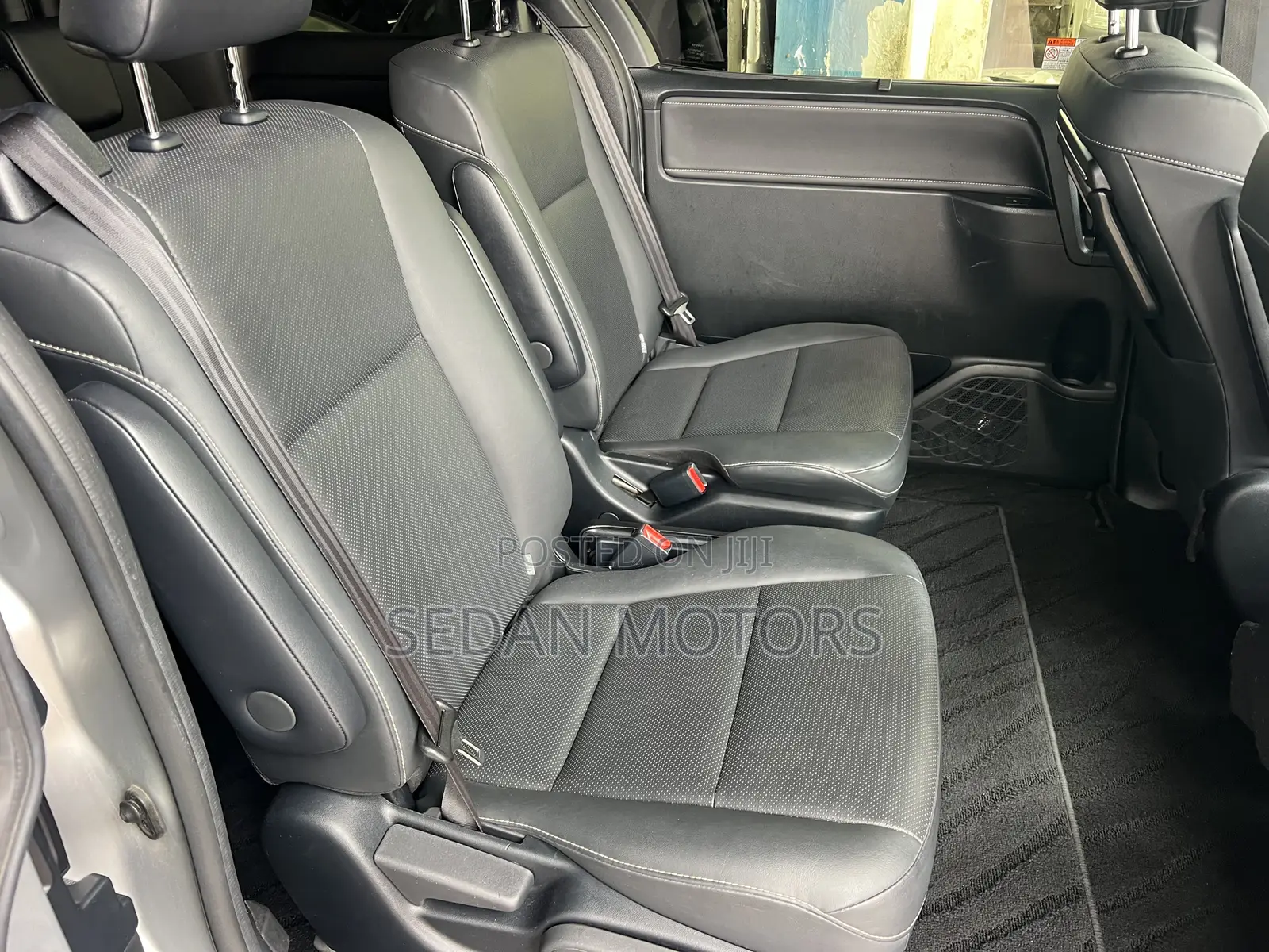 Toyota Esquire 2019 Silver