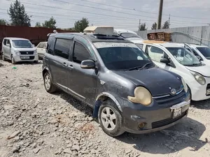 Toyota Sienta 1.5 AWD 2010 Gray