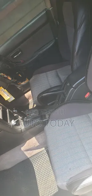 Subaru Legacy Wagon 2000 White