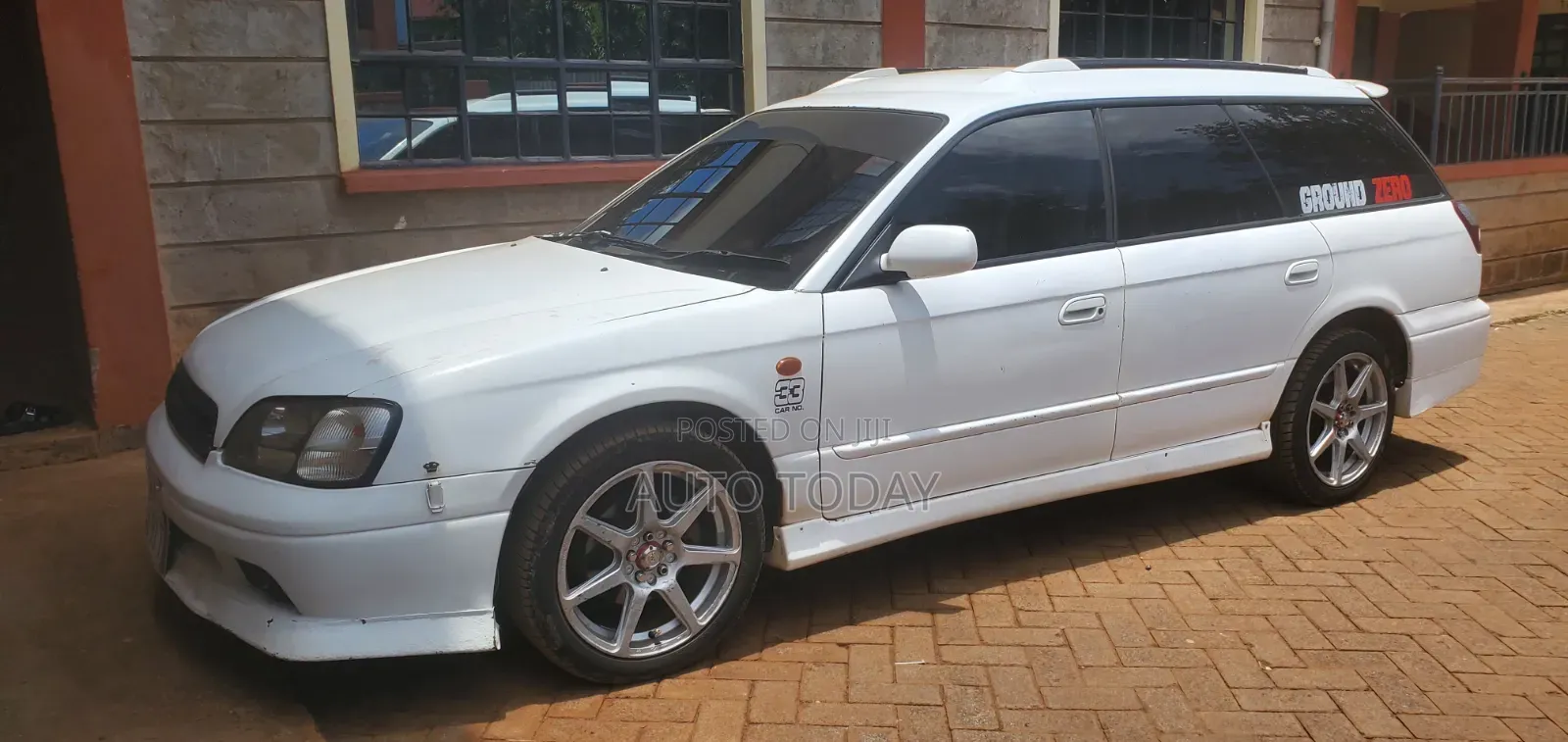 Subaru Legacy Wagon 2000 White