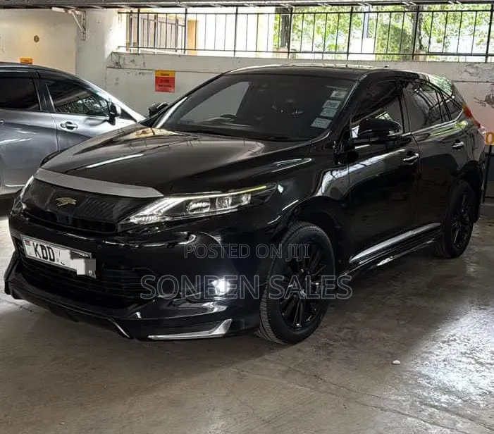 Toyota Harrier 2.0 2015 Black