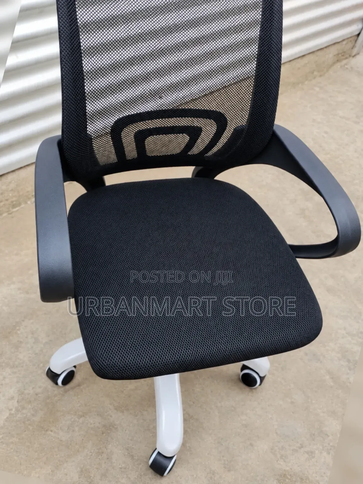 Adjustable Secretariat Office Chair With Rotatable Wheels