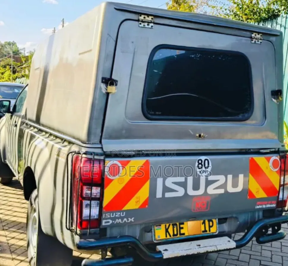 Isuzu D-MAX 2022 Gray