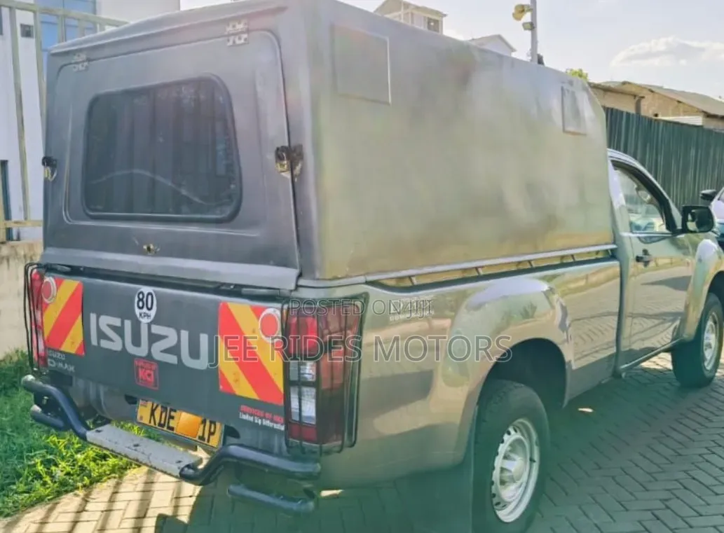 Isuzu D-MAX 2022 Gray