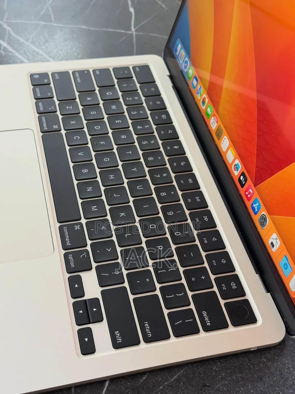Laptop Apple MacBook Air 2022 M2 16GB Apple M2 SSD 256GB
