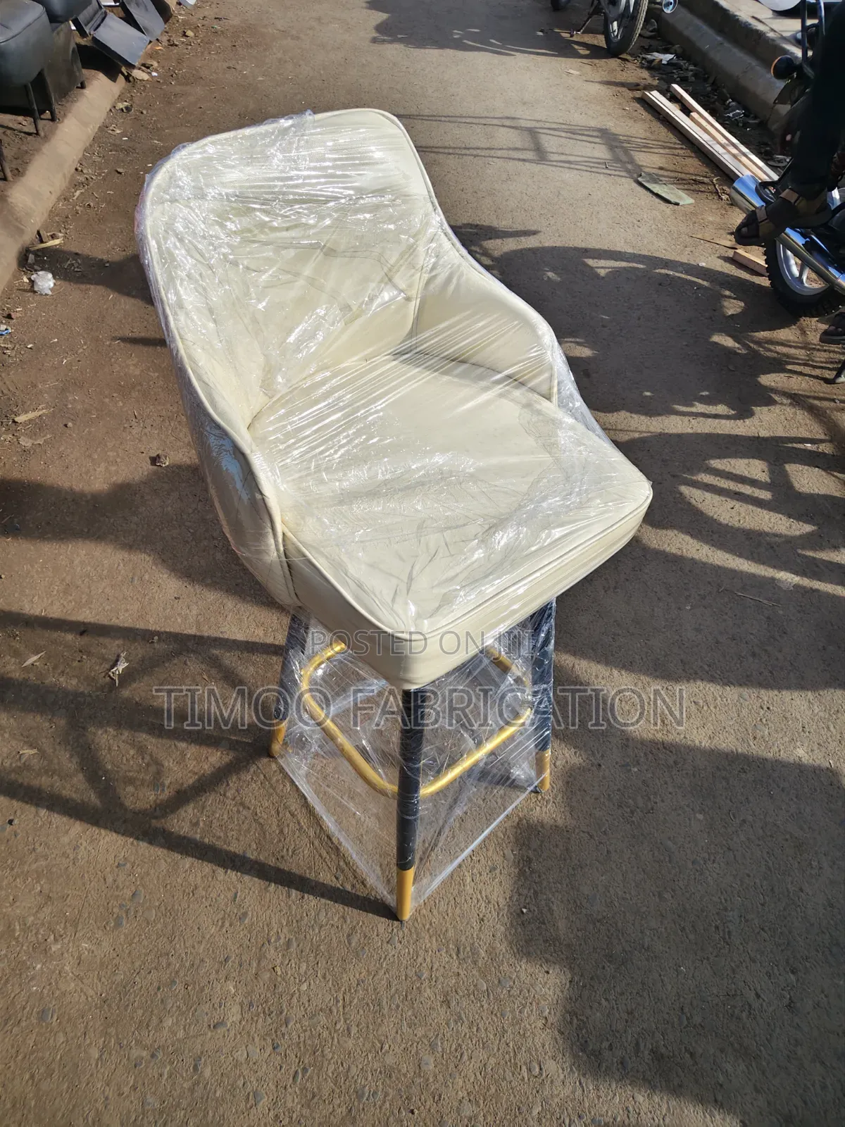 Restaurant Cream White High Stools Design