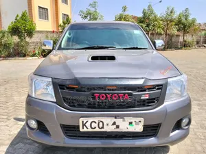 Toyota Hilux 2.5 D-4D 4X4 SRX 2010 Gray