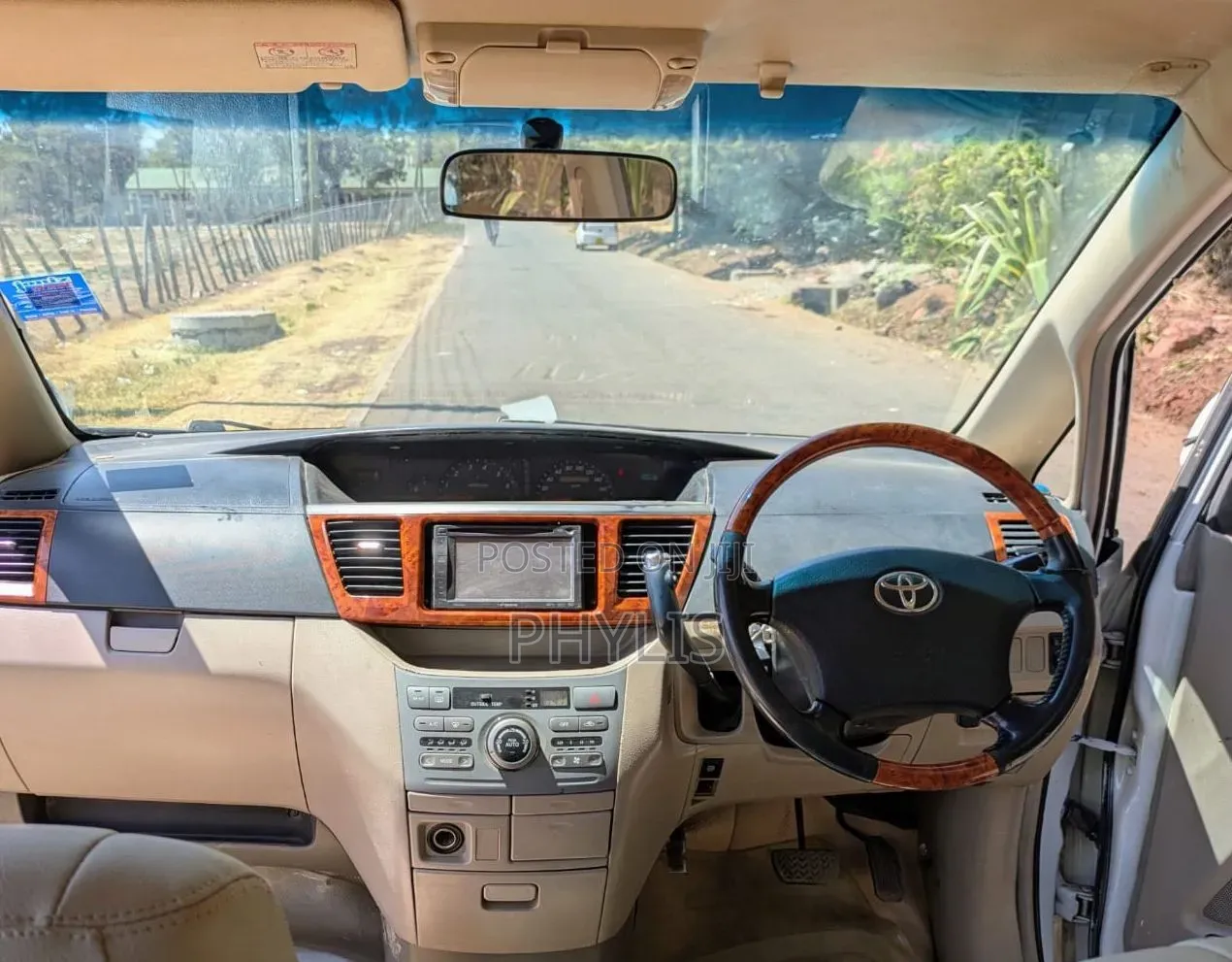 Toyota Noah 2006 White