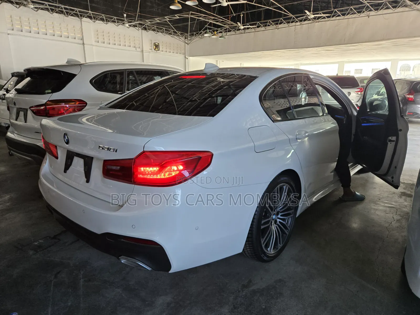 BMW 320i 2018 White