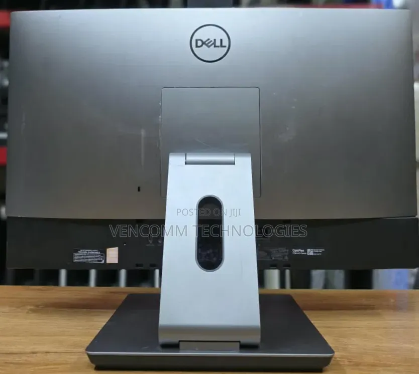 Desktop Computer Dell OptiPlex 7760 16GB Intel Core i5 SSD 512GB