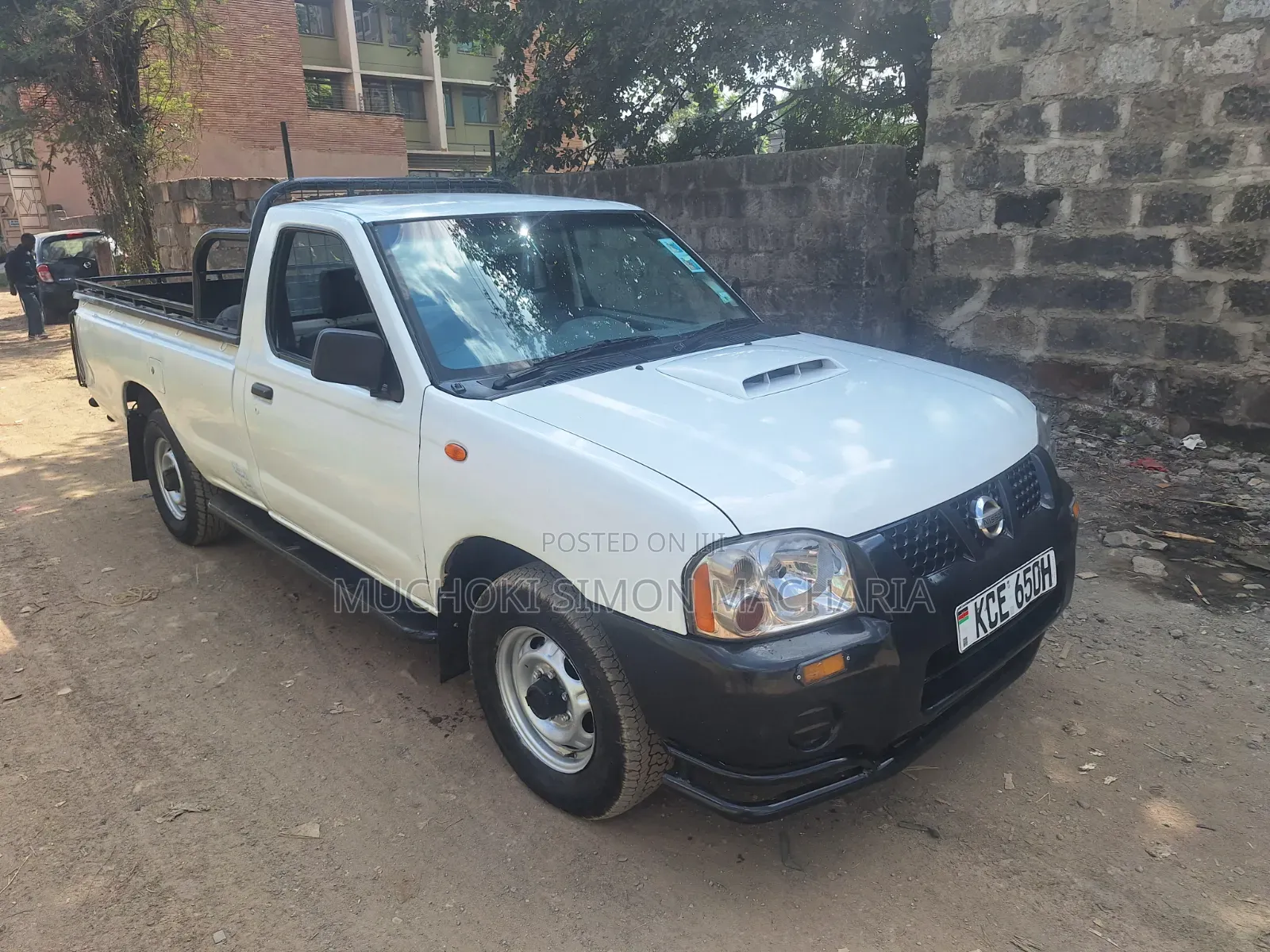 Nissan Hardbody 2014 White