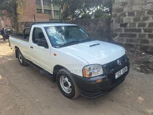 Nissan Hardbody 2014 White