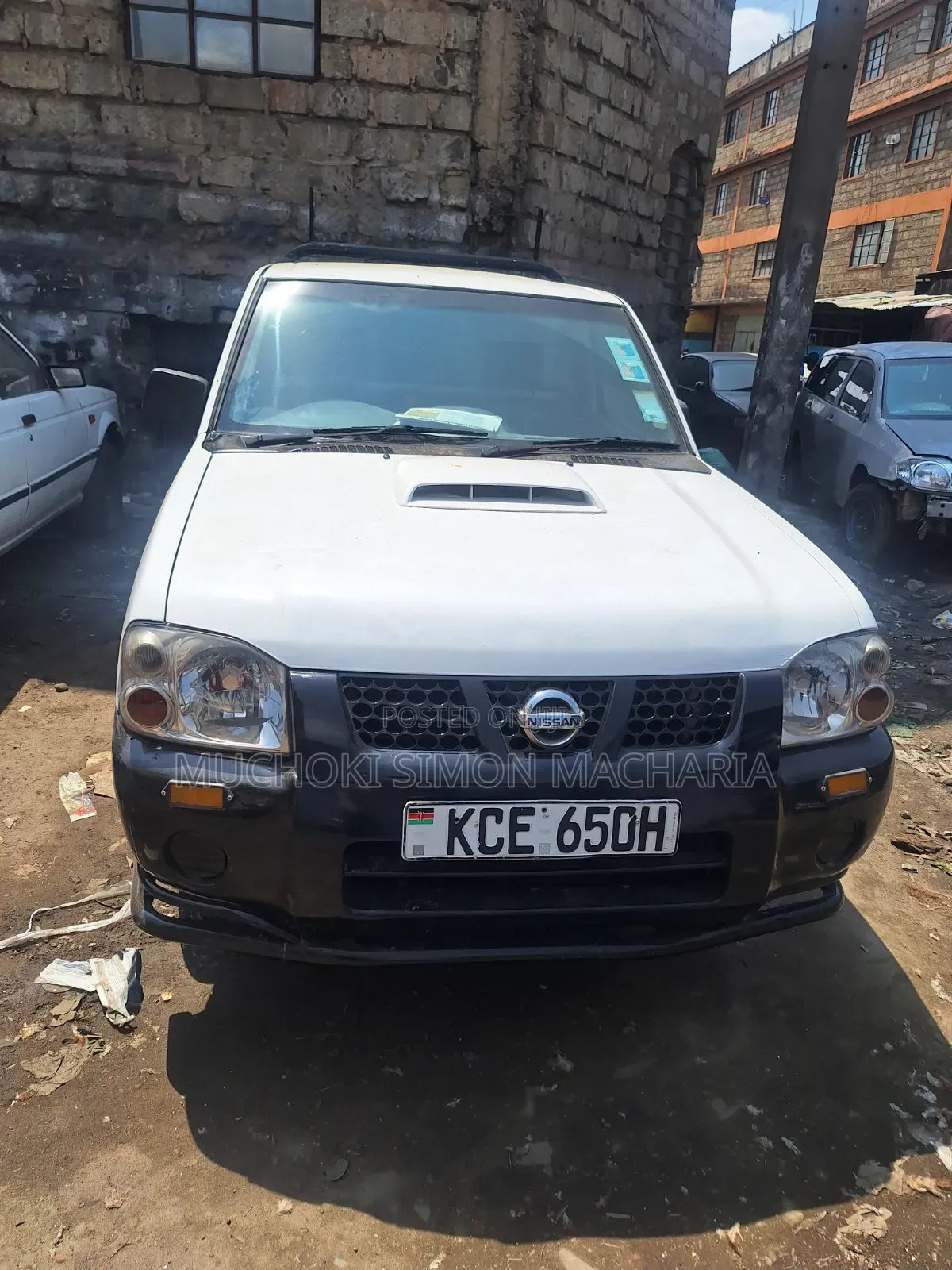 Nissan Hardbody 2014 White