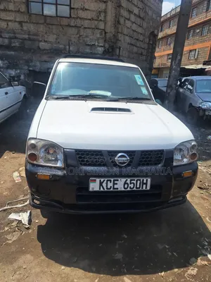 Nissan Hardbody 2014 White