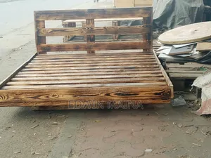 5 by 6 Pallet Bed
