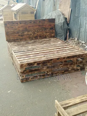 5 by 6 Pallet Bed