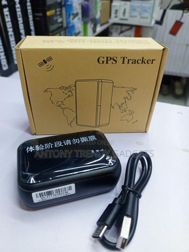 P7 Mini GPS Locator With Live Location and Security Alerts - main view