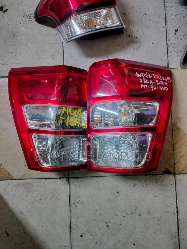Suzuki Escudo 2010 Tail Light - main view