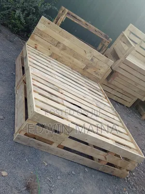 5 by 6 Pallet Bed