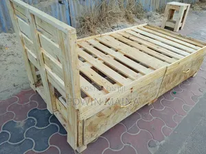 5 by 6 Pallet Bed