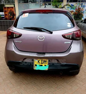 Mazda Demio 2017 Pink