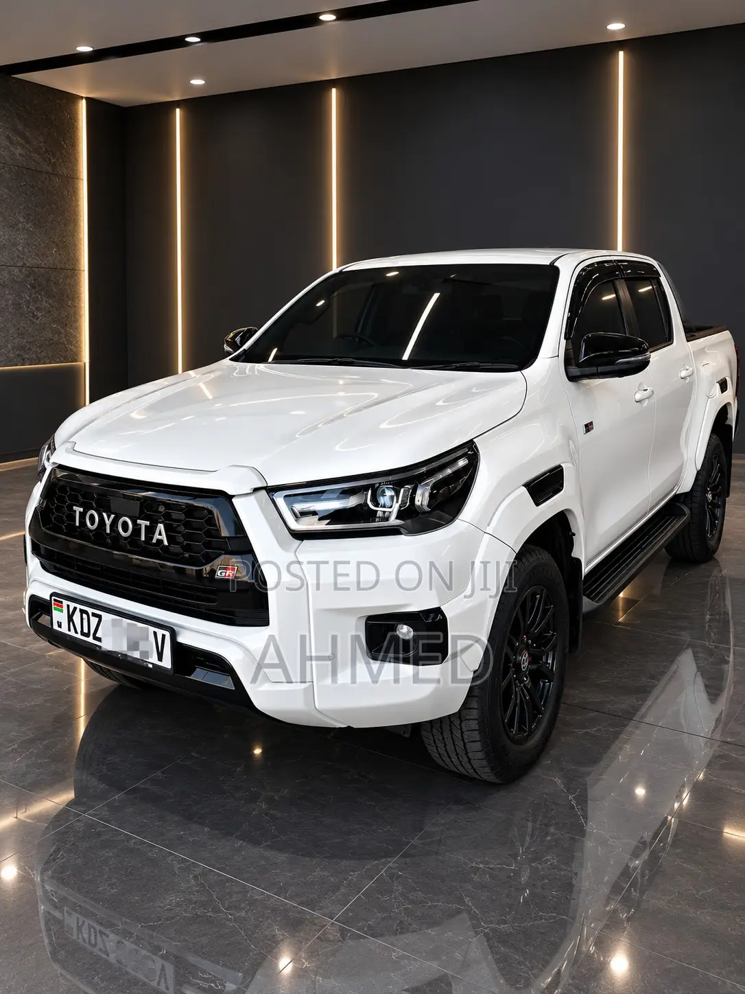 Toyota Hilux 2023 White