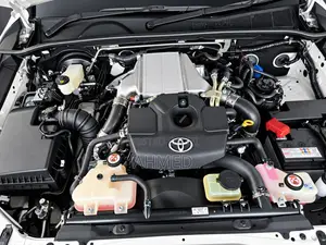 Toyota Hilux 2023 White