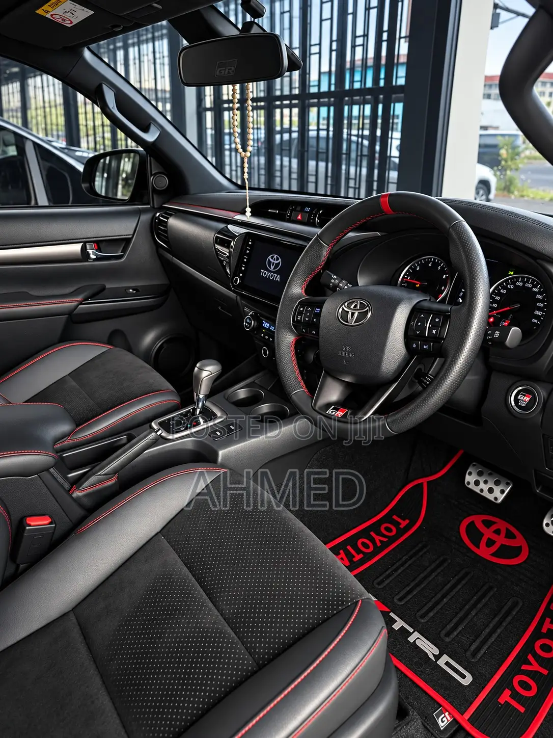 Toyota Hilux 2023 White