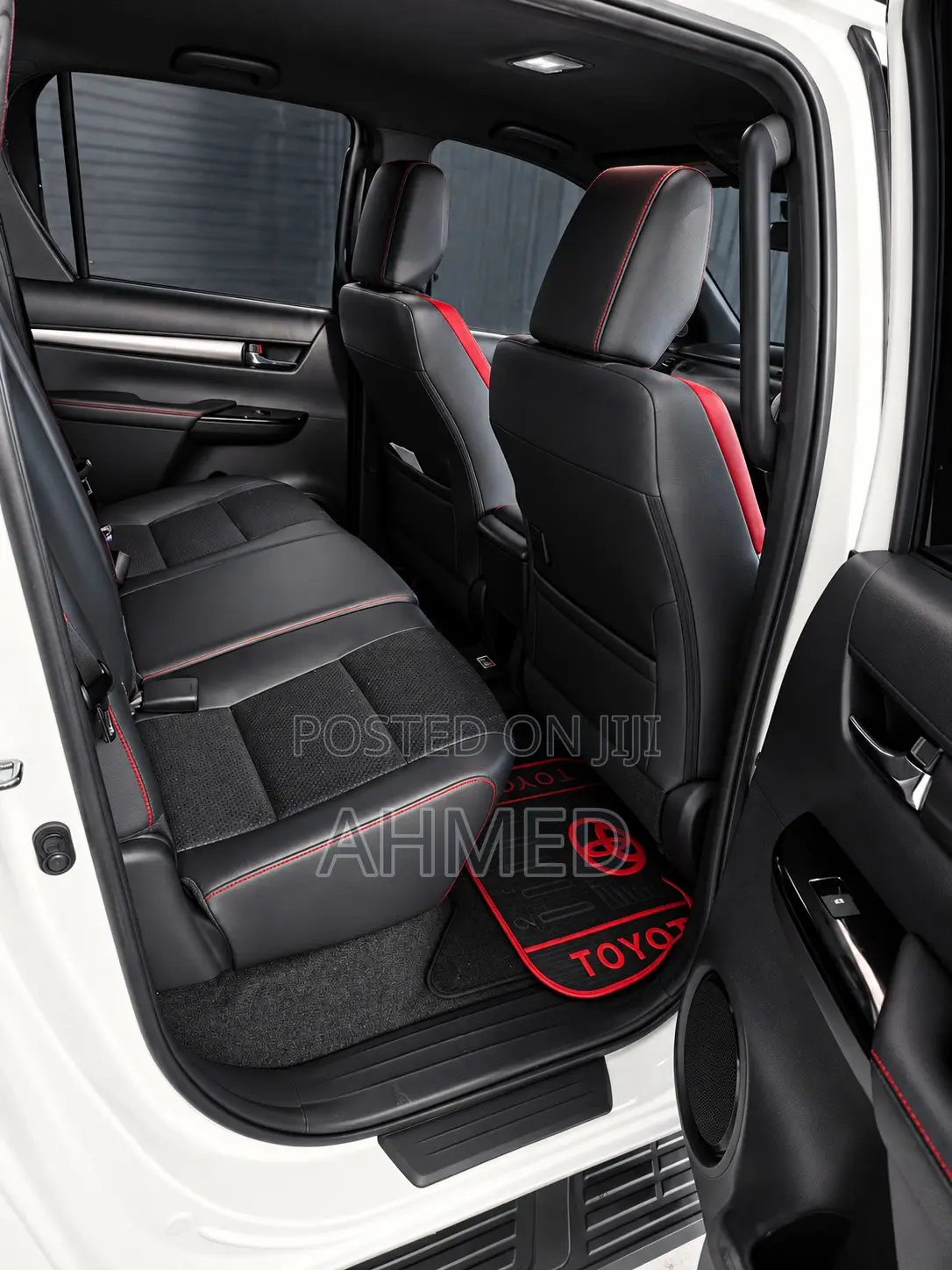 Toyota Hilux 2023 White