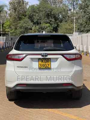 Toyota Harrier 2.0 2017 White