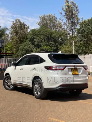 Toyota Harrier 2.0 2017 White