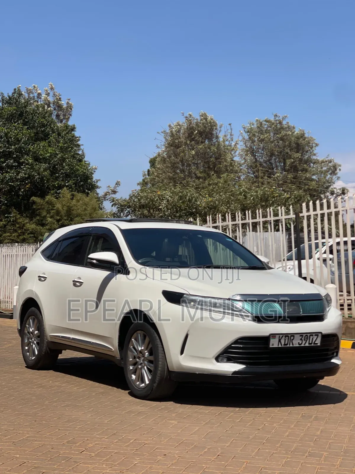 Toyota Harrier 2.0 2017 White