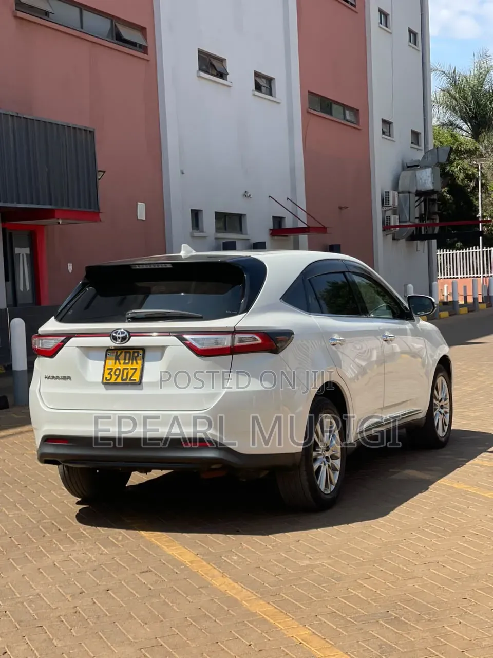 Toyota Harrier 2.0 2017 White